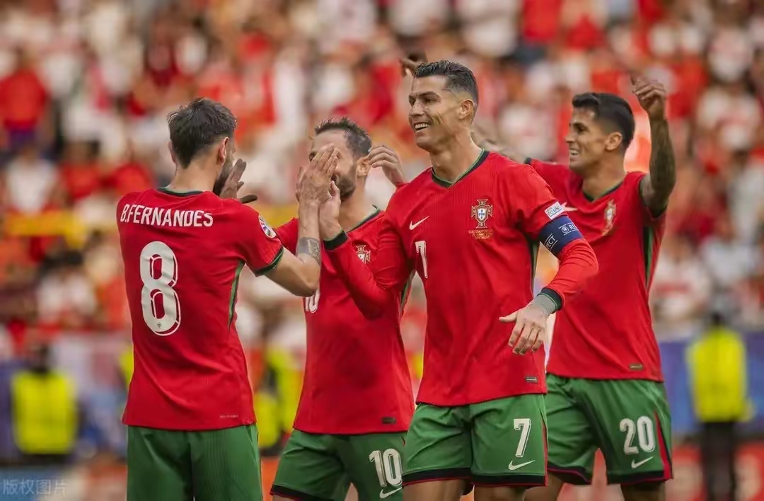 乐鱼 vip 注册-西班牙翻盘波兰,C罗送出助攻的简单介绍