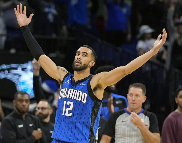 乐鱼官网-魔术强势凯尔特人B队，布克完成帽子戏法的简单介绍